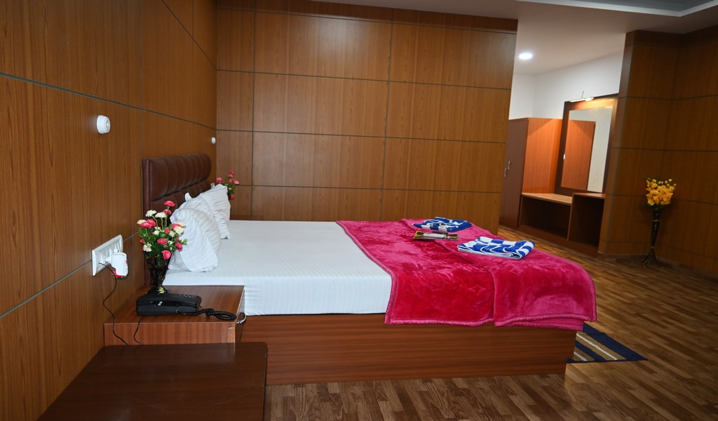 www.savegreenresort.com_deluxe ac rooms10