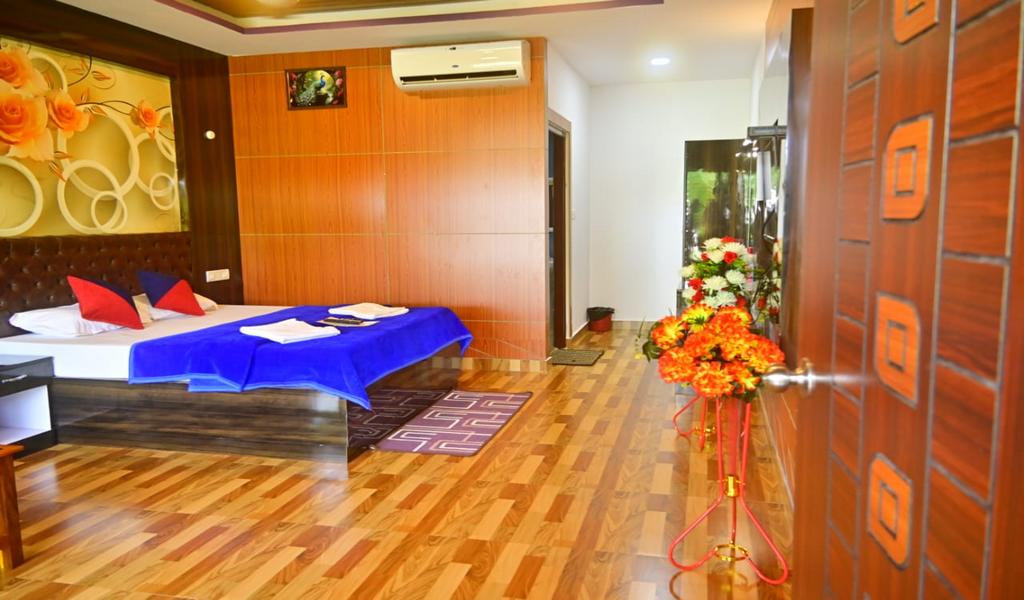 www.savegreenresort.com_super deluxe ac rooms1